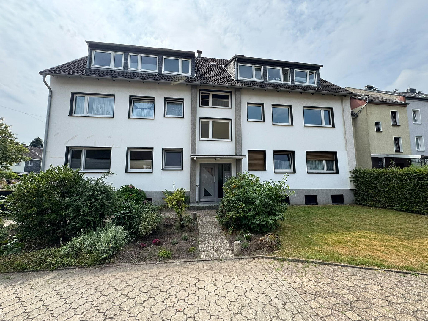 Gemütliches Zuhause für die ganze Familie – helle 3,5-Zimmer-Dachgeschosswohnung in Essen-Borbeck
