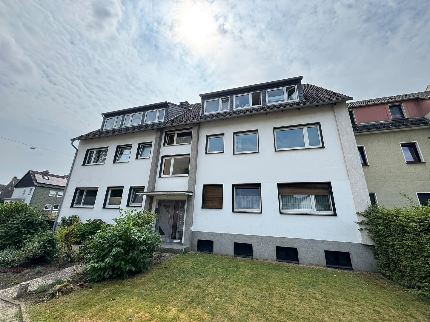 Gemütliches Zuhause für die ganze Familie – helle 3,5-Zimmer-Dachgeschosswohnung in Essen-Borbeck – Weidkamp 177, 45355 Essen-Borbeck(Borbeck-Mitte) – Vorschaubild 2