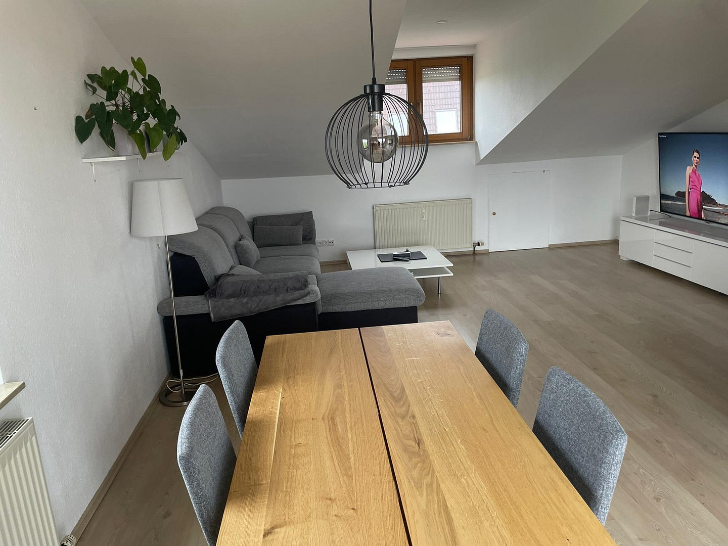 Wohnen & Arbeiten perfekt kombiniert: Helle DG-Wohnung mit separaten Arbeitsraum – Ringstrasse 23, 74382 Neckarwestheim – Vorschaubild 8