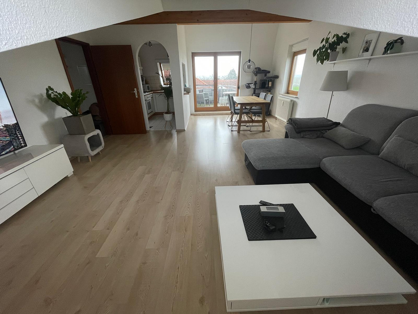 Wohnen & Arbeiten perfekt kombiniert: Helle DG-Wohnung mit separaten Arbeitsraum – Ringstrasse 23, 74382 Neckarwestheim – Vorschaubild 7