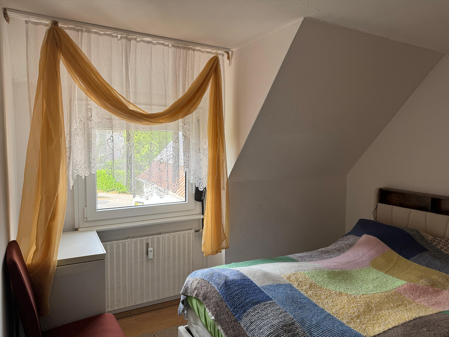 ZEITMIETVERTRAG! 2-Zimmer-Dachgeschosswohnung m. EBK u. großen Garten in KN Uninähe – Zur Friedrichshöhe 25, 78464 Konstanz – Vorschaubild 8