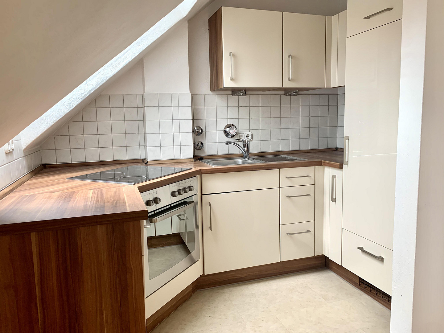 Bogenhausen: helle und ruhige 2,5 Zimmer ETW, TG, frei – Max-Zenger-Str. 12, 81677 München(Bogenhausen) – Vorschaubild 3