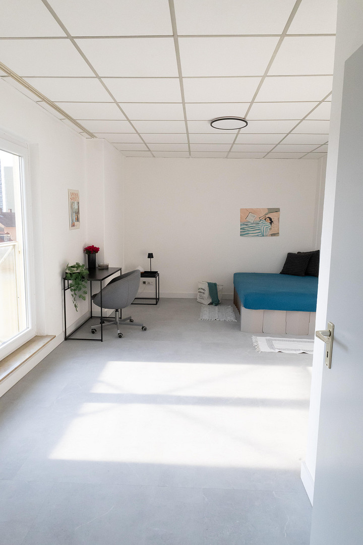 Erstbezug nach Renovierung – möbliertes 1-Zimmer-Apartment mit Stellplatz – 76135 Karlsruhe(Weststadt) – Vorschaubild 4