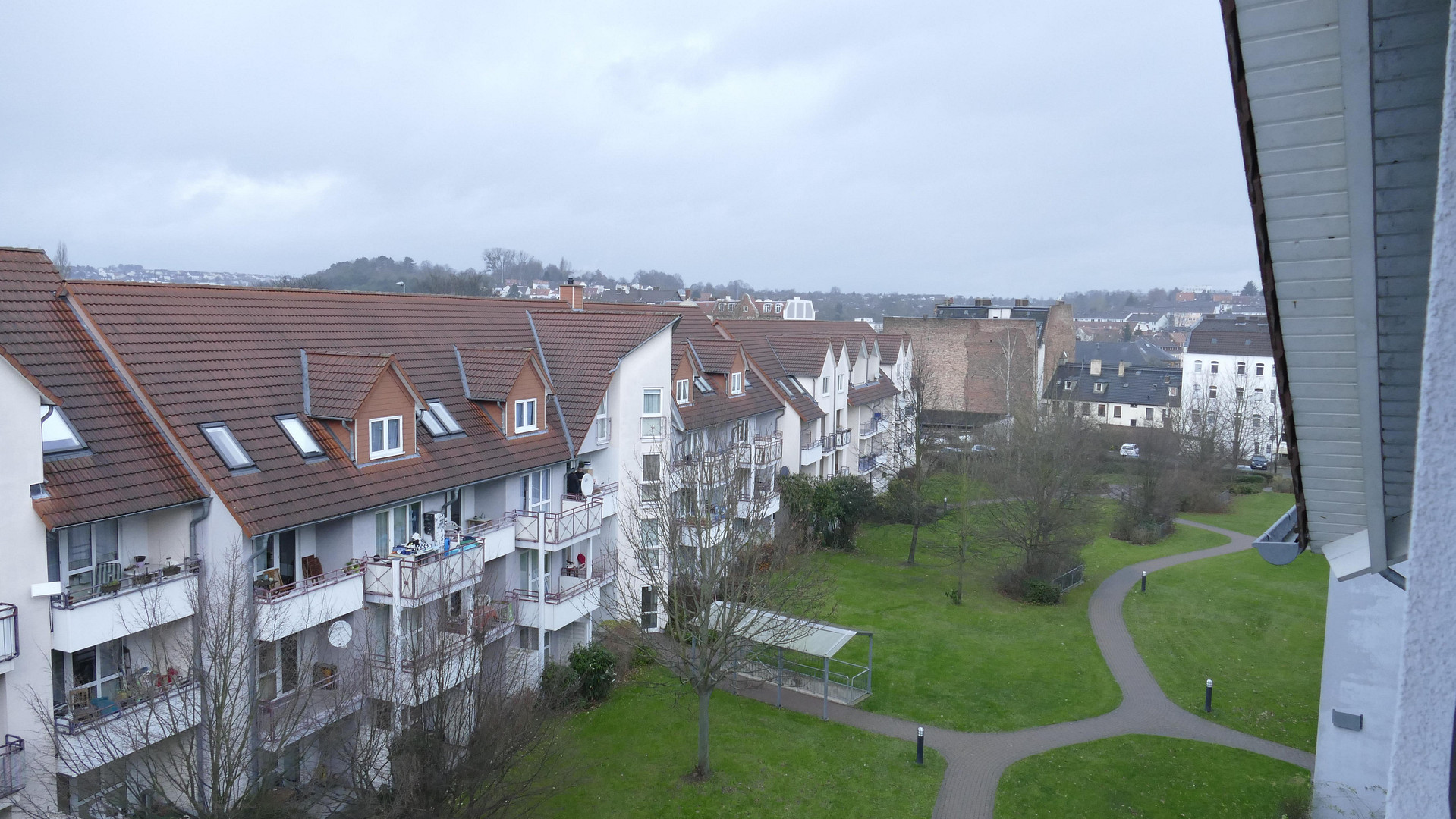BEZUGSFREI ab 01.11.26: 4-Zi.-Maisonette (109m²) mit TG-Stellplatz & Balkon in Uni-Nähe! – Grebensteiner Str. 8, 34127 Kassel – Vorschaubild 2