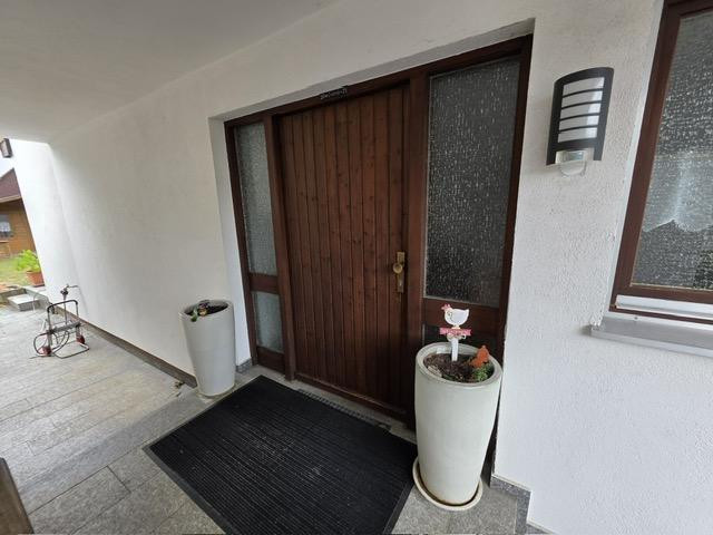 Überdachter Eingangsbereich