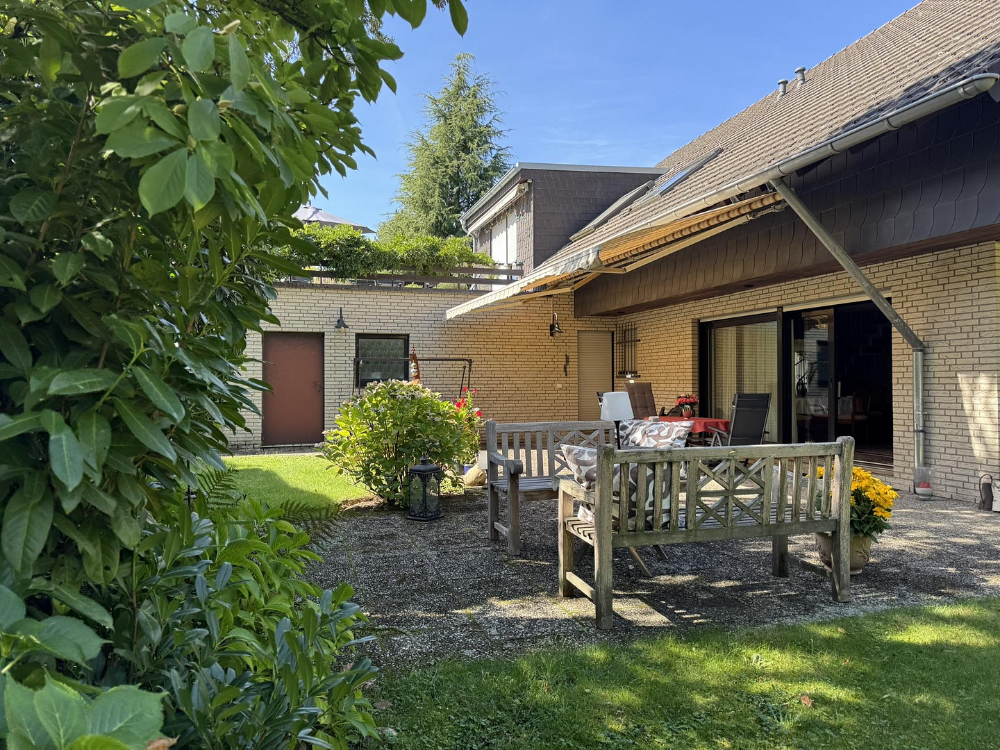 Viel Platz für Ihre Pläne und Träume, großzügiges EFH mit Einliegerwohnung Köln-Hahnwald – Am Waldpark, 50996 Köln(Hahnwald) – Vorschaubild 5