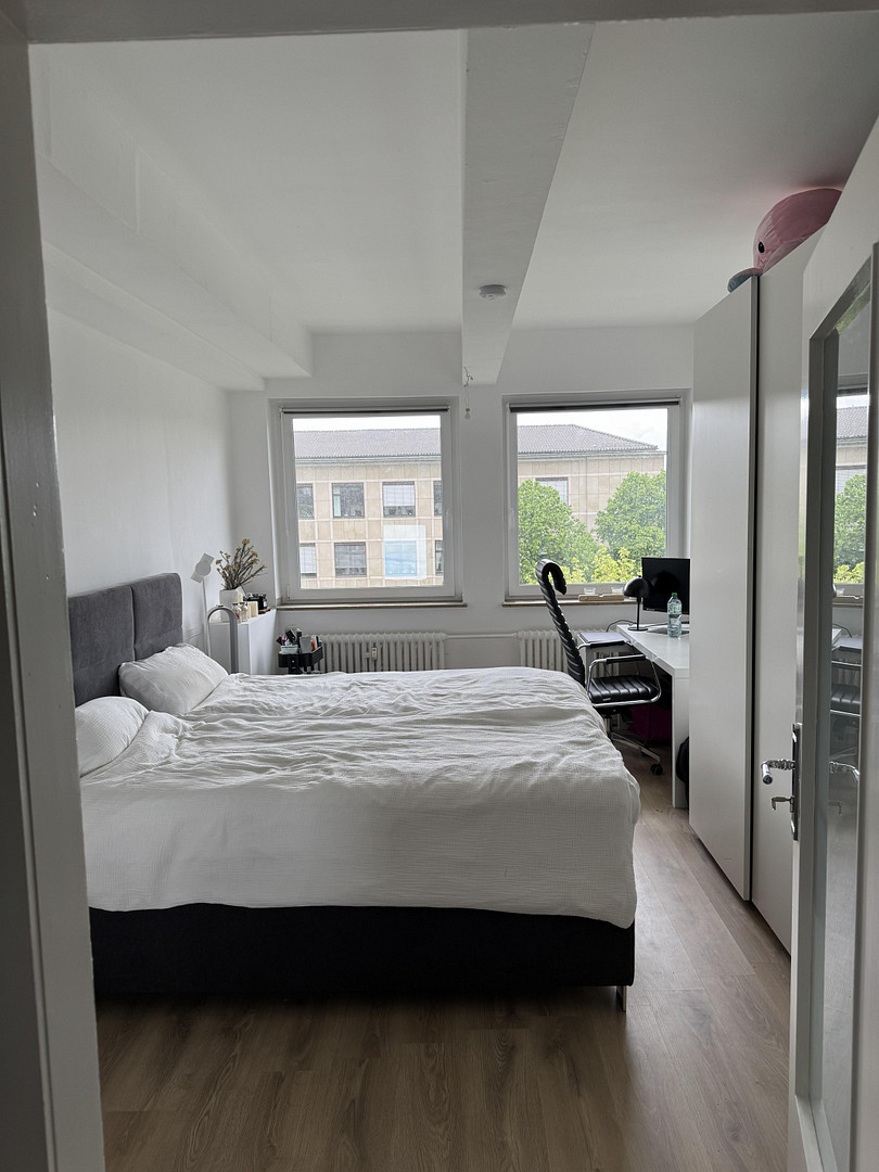 Großzügige sanierte 5 Zimmer Etagenwohnung in Rüttenscheid mit Balkon, Gäste Bad, Aufzug, 4. OG – Kortumstr. xxx, 45130 Essen(Rüttenscheid) – Vorschaubild 3