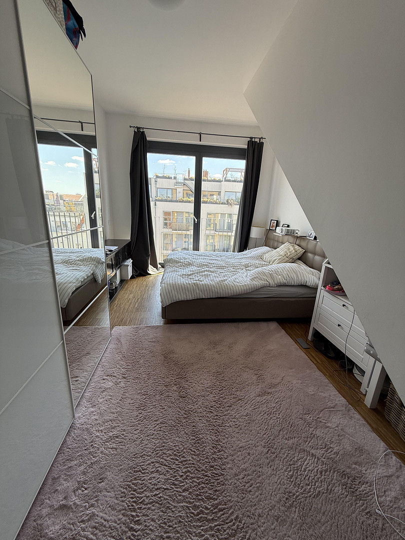 Bedroom (5th floor)