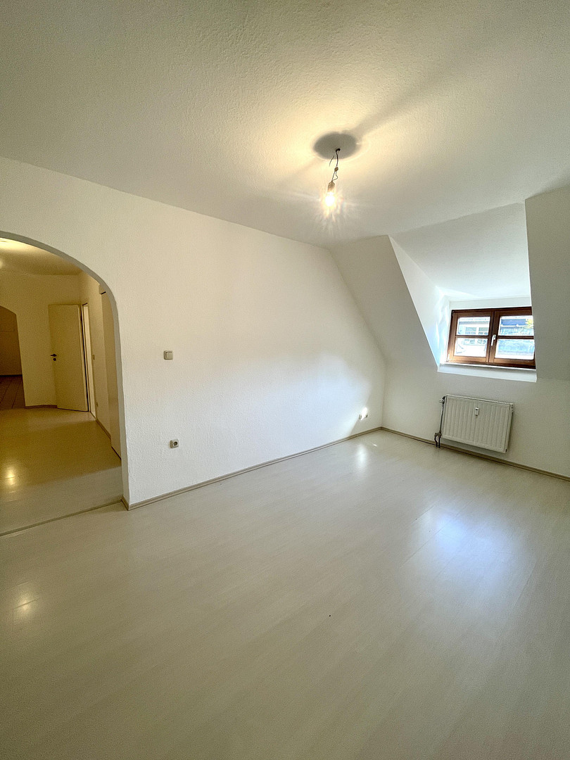 Bezugsfreie Dachgeschosswohnung im Altbau in attraktiver Lage – Ganghoferstr. 76, 81373 München(Sendling) – Vorschaubild 11