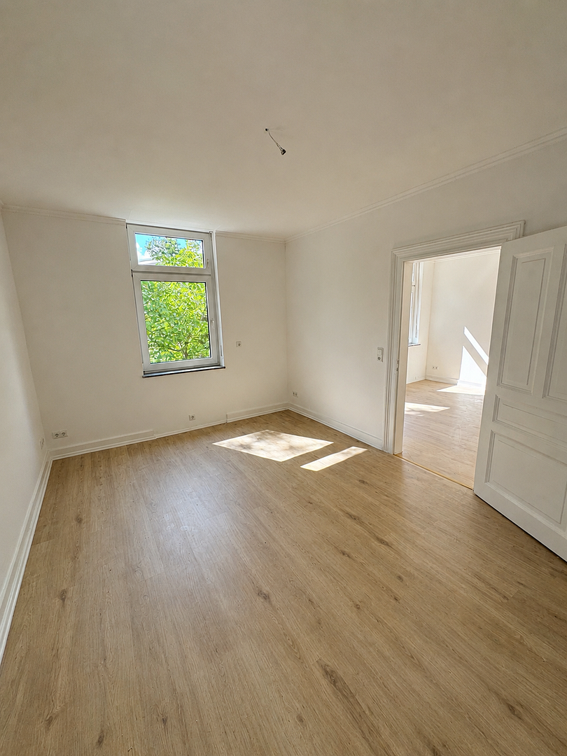 Hochwertig sanierte 3-Zimmer-Altbauwohnung mit EBK und Balkon in Bestlage des Johannesviertels – 64293 Darmstadt – Vorschaubild 3