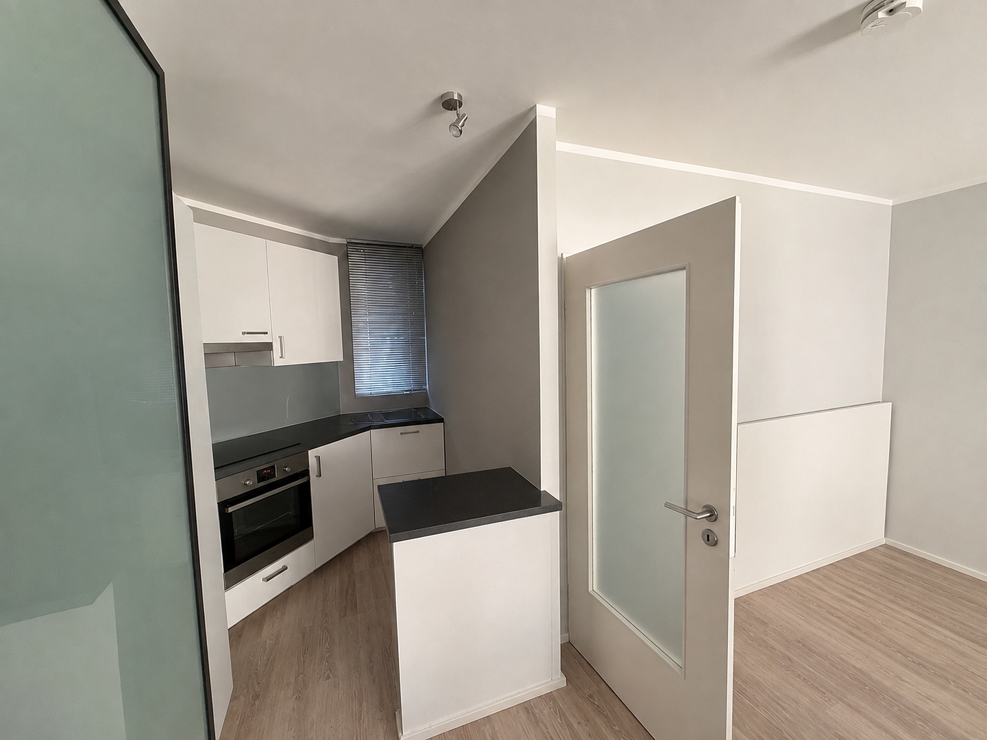 Perfekt geschnittene und zentrale Wohnung in bester Lage – Prinzregentenstr. 15, 10717 Berlin(Wilmersdorf) – Vorschaubild 5