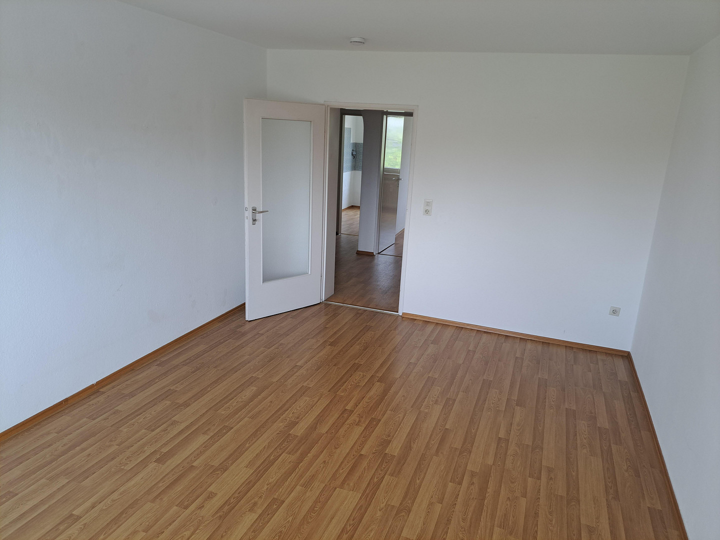 Sehr gut geschnittene, helle 2-Zimmer-Wohnung mit Balkon und Tiefgaragenstellplatz zu verkaufen – 80686 München(Laim) – Vorschaubild 17