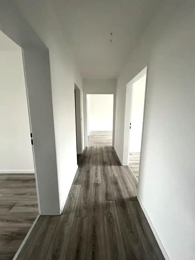 helle, moderne & gutaufgeteilte 3 Zimmerwohnung zu vermieten – Feuerbachstraße 20, 67659 Kaiserslautern – Vorschaubild 4