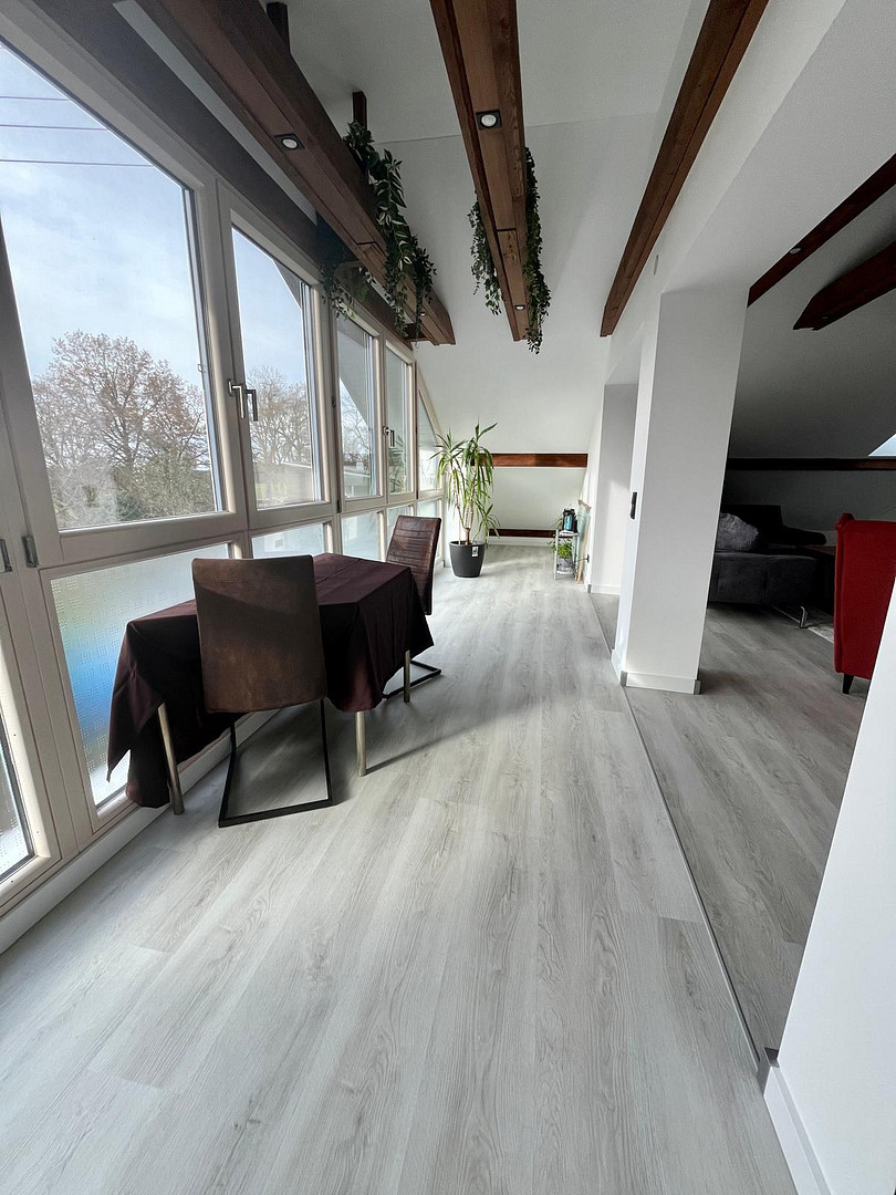 Moderne helle 4-Zimmer Wohnung 112 m2 neu mit EBK und Garage - provisionsfrei – Ustersbach(Mödishofen) – Vorschaubild 2