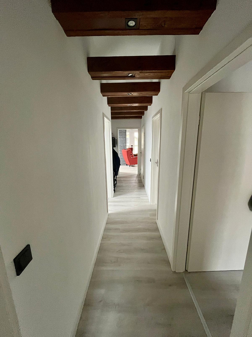Moderne helle 4-Zimmer Wohnung 112 m2 neu mit EBK und Garage - provisionsfrei – Ustersbach(Mödishofen) – Vorschaubild 5