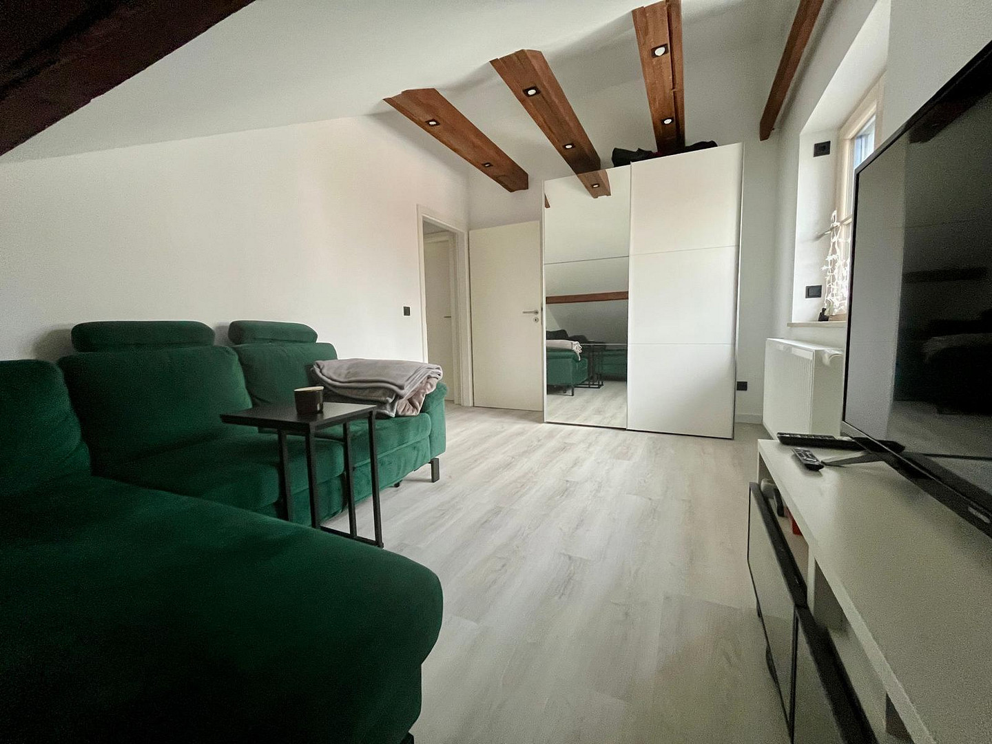 Moderne helle 4-Zimmer Wohnung 112 m2 neu mit EBK und Garage - provisionsfrei – Ustersbach(Mödishofen) – Vorschaubild 8