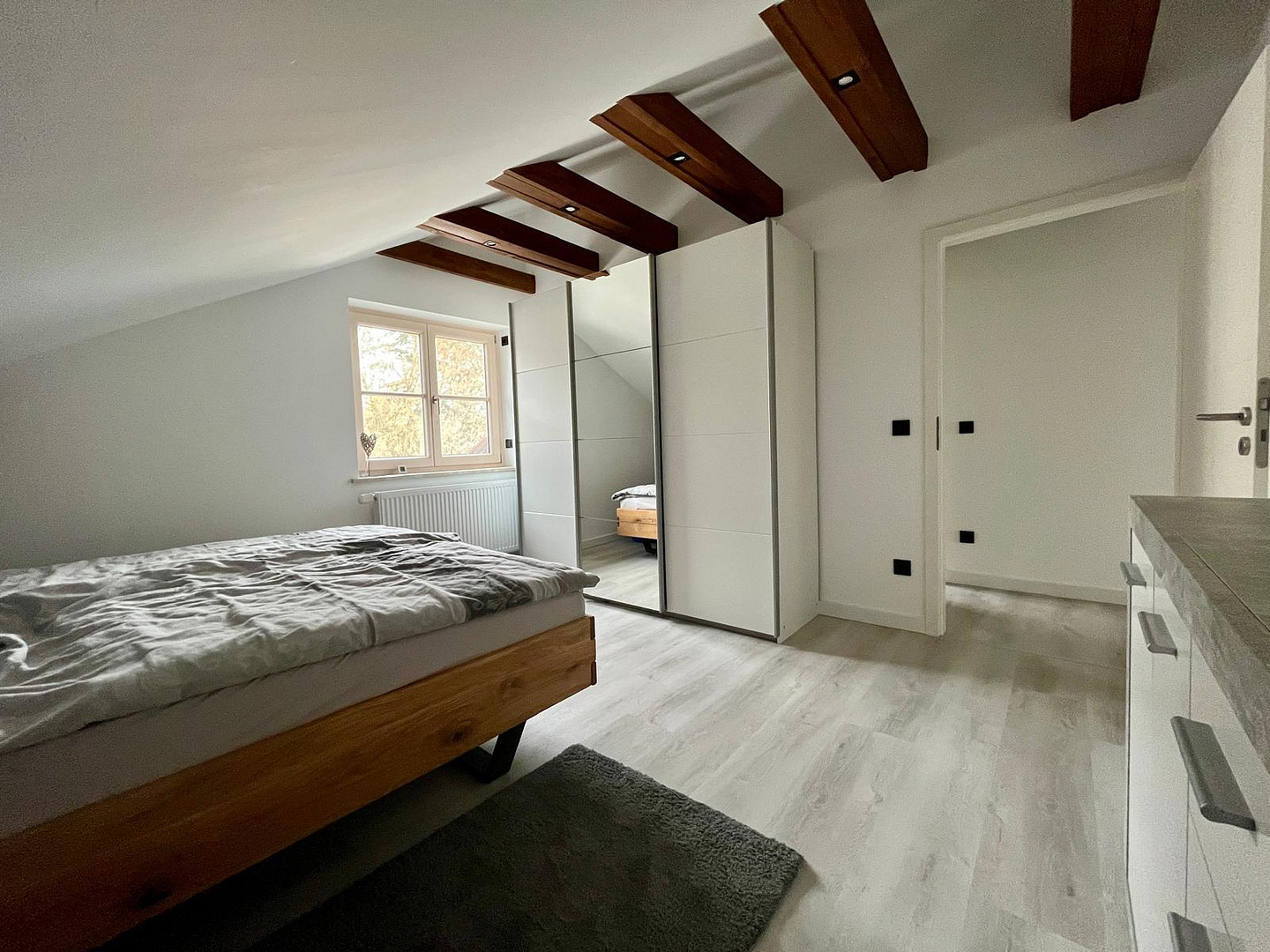 Moderne helle 4-Zimmer Wohnung 112 m2 neu mit EBK und Garage - provisionsfrei – Ustersbach(Mödishofen) – Vorschaubild 7