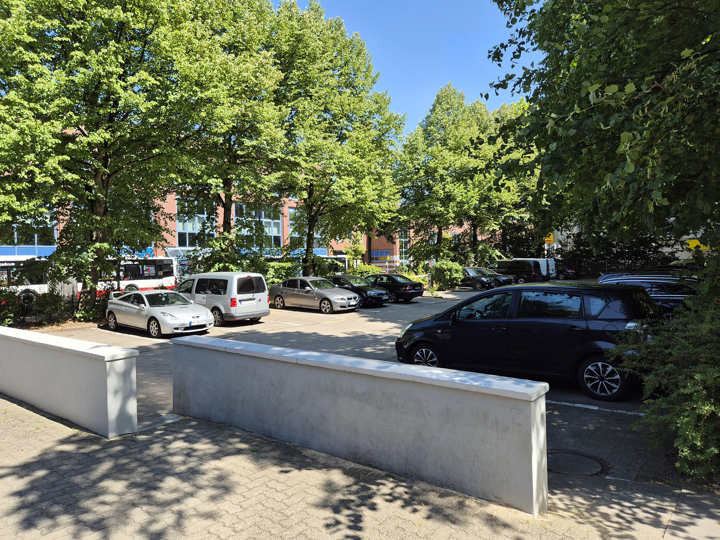 1-Zimmer-ETW als Kapitalanlage oder Eigennutzung direkt neben dem Elbe-Einkaufszentrum (sofort Frei) – Julius-Brecht Str. 7, 22609 Hamburg(Osdorf) – Vorschaubild 3
