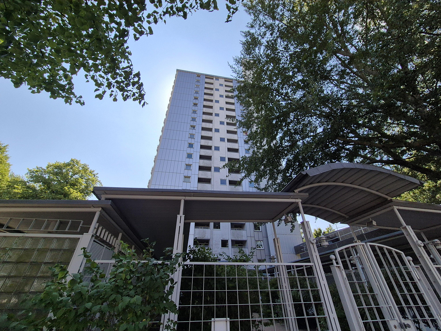 1-Zimmer-ETW als Kapitalanlage oder Eigennutzung direkt neben dem Elbe-Einkaufszentrum (sofort Frei) – Julius-Brecht Str. 7, 22609 Hamburg(Osdorf) – Vorschaubild 2