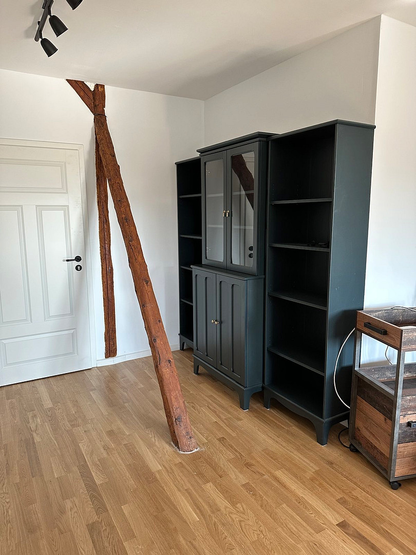 Einzimmerwohnung im Dachgeschoss, EBK, Fußbodenheizung im Duschbad – Bäderstraße 34, 23743 Grömitz(Cismar) – Vorschaubild 9