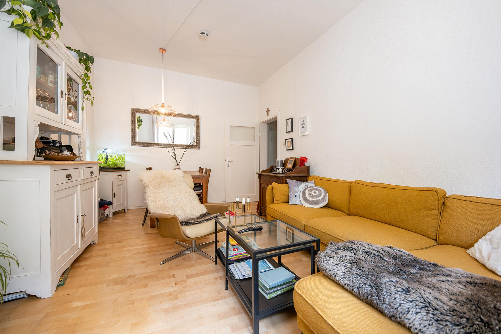 Provisionsfrei! Charmante vermietete 2-Zimmer-Altbau-Wohnung (ca.51 m²)+Balkon in der Südweststadt – 76137 Karlsruhe(Südweststadt) – Vorschaubild 2