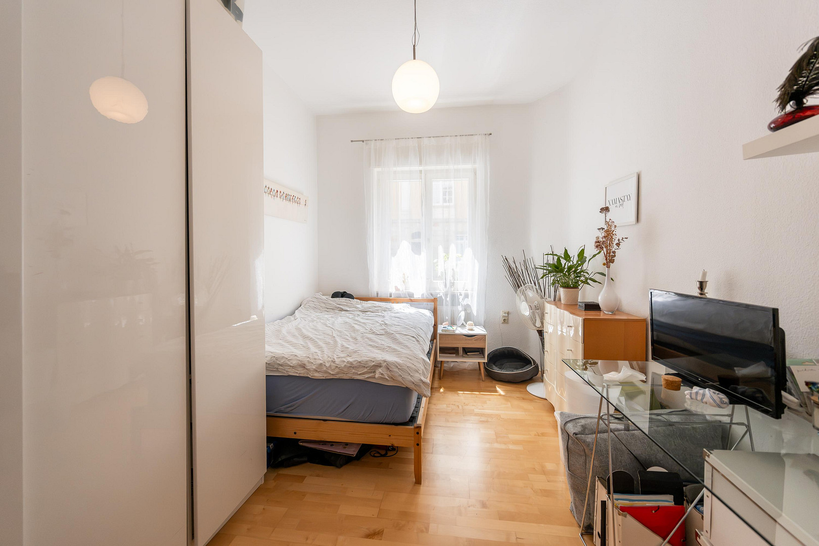 Provisionsfrei! Charmante vermietete 2-Zimmer-Altbau-Wohnung (ca.51 m²)+Balkon in der Südweststadt – 76137 Karlsruhe(Südweststadt) – Vorschaubild 3