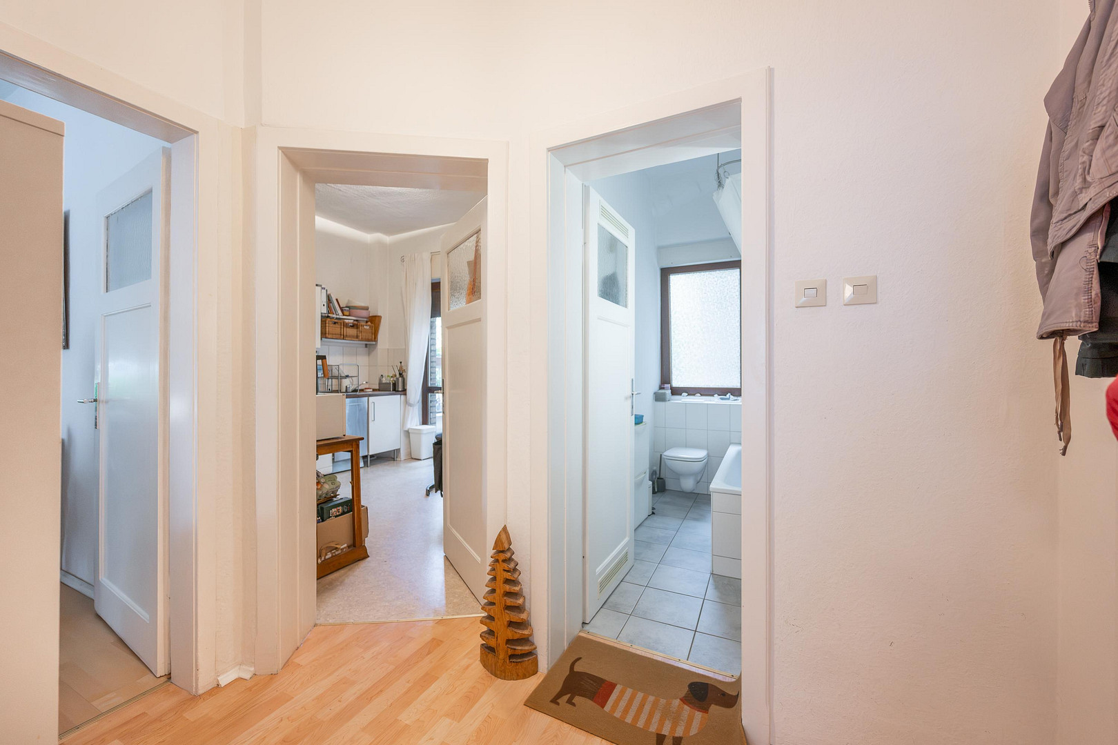 Provisionsfrei! Charmante vermietete 2-Zimmer-Altbau-Wohnung (ca.51 m²)+Balkon in der Südweststadt – 76137 Karlsruhe(Südweststadt) – Vorschaubild 9