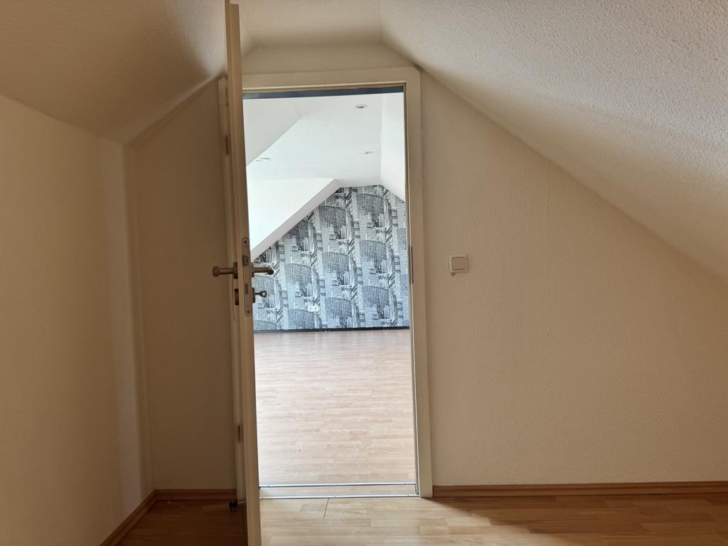 Neue Fenster, neues Dach, Garage inklusive – attraktive Eigentumswohnung in ruhiger Lage – Dramburger Straße 1, 24558 Henstedt-Ulzburg(Ulzburg) – Vorschaubild 3