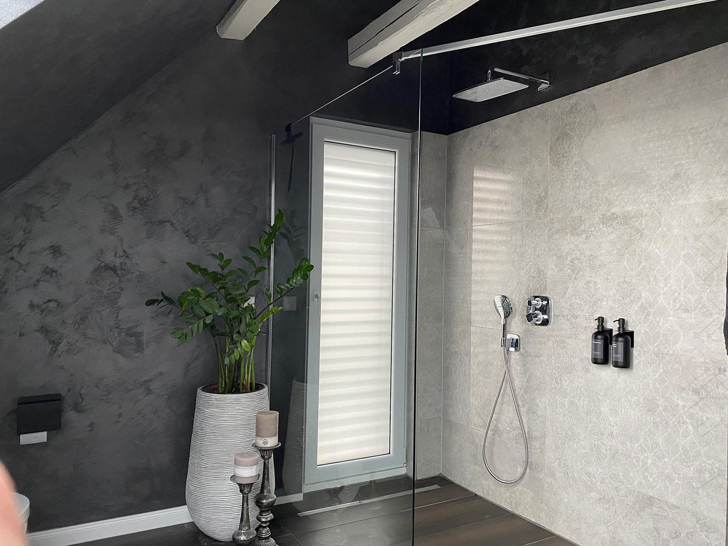 Design trifft Gemütlichkeit: Kernsaniertes Juwel mit Terrasse, High-End-Ausstattung, PV & Klima – Kreuzhaldenstraße 47, 70329 Stuttgart(Hedelfingen) – Vorschaubild 18