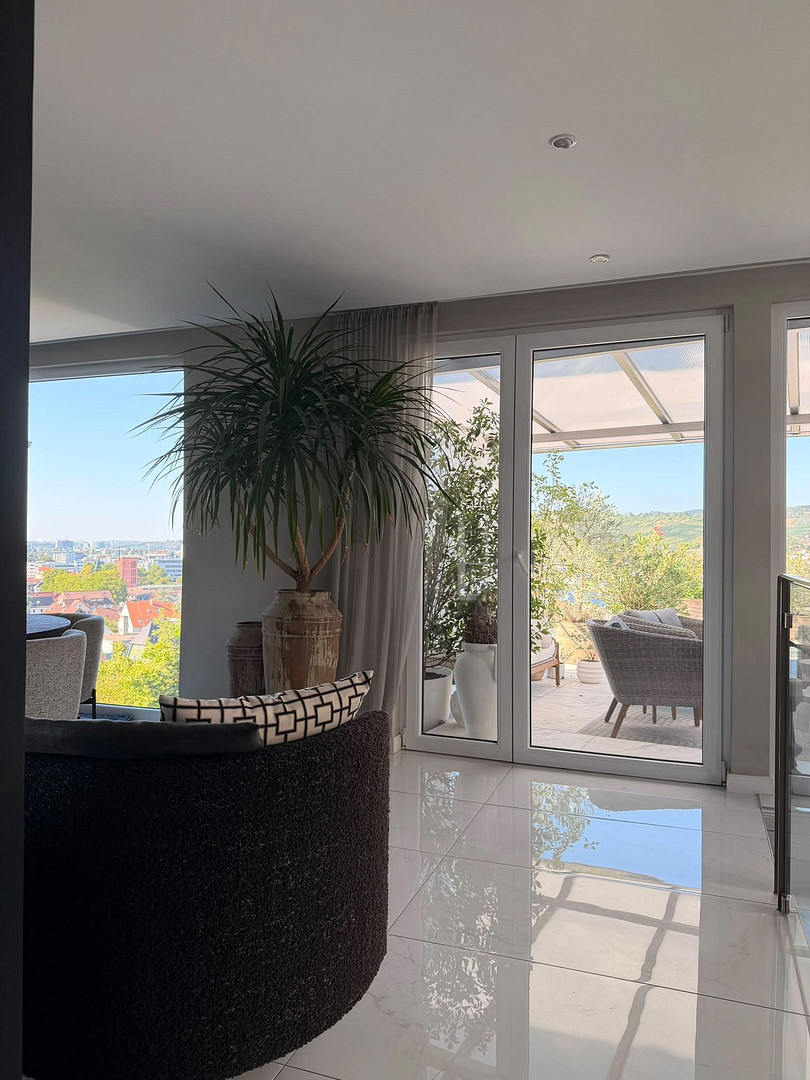 Design trifft Gemütlichkeit: Kernsaniertes Juwel mit Terrasse, High-End-Ausstattung, PV & Klima – Kreuzhaldenstraße 47, 70329 Stuttgart(Hedelfingen) – Vorschaubild 3