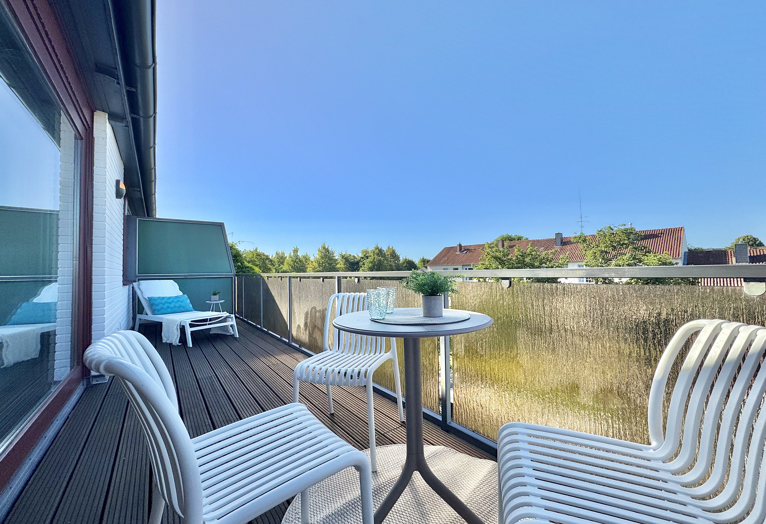 NEU: 4-Zimmer-Wohnung, frisch saniert und direkt bezugsfrei – mit 2 Balkonen und Stellplatz – 23560 Lübeck(Hüxtertor/Mühlentor/Gärtnergasse) – Vorschaubild 3