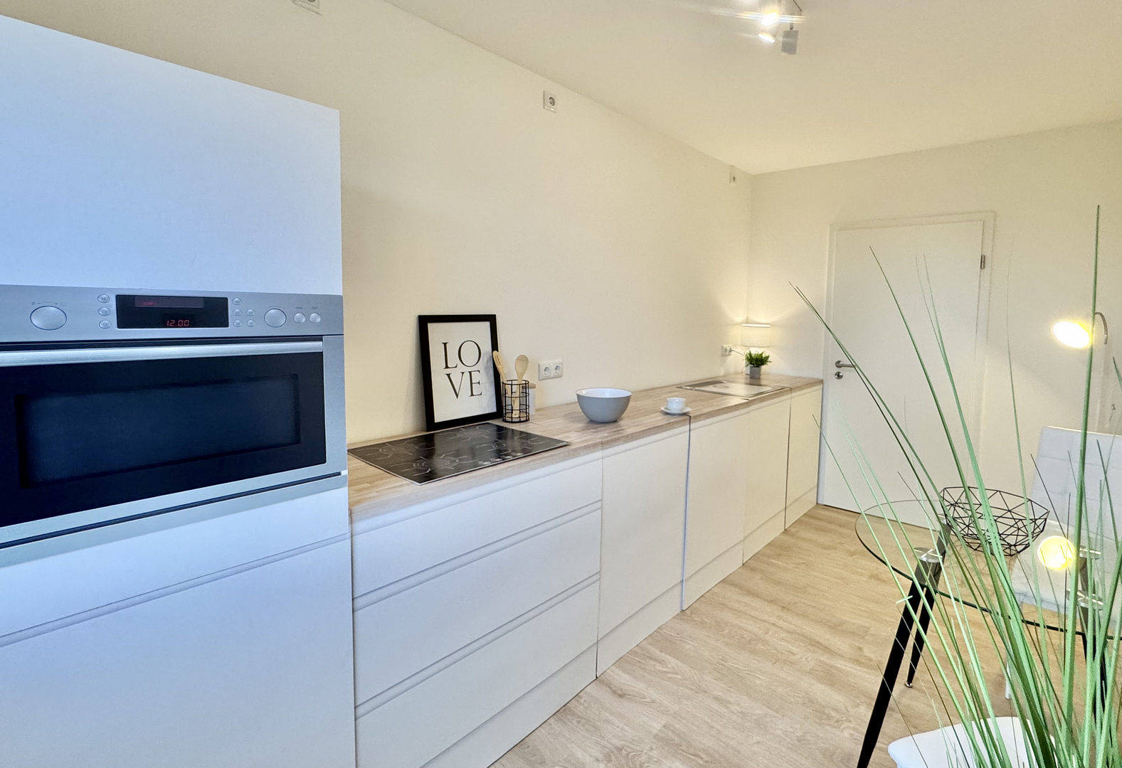NEU: 4-Zimmer-Wohnung, frisch saniert und direkt bezugsfrei – mit 2 Balkonen und Stellplatz – 23560 Lübeck(Hüxtertor/Mühlentor/Gärtnergasse) – Vorschaubild 4