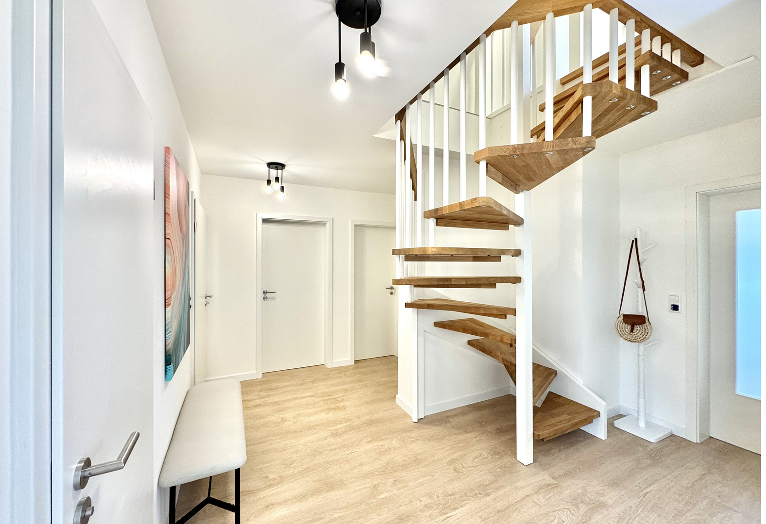 NEU: 4-Zimmer-Wohnung, frisch saniert und direkt bezugsfrei – mit 2 Balkonen und Stellplatz – 23560 Lübeck(Hüxtertor/Mühlentor/Gärtnergasse) – Vorschaubild 11