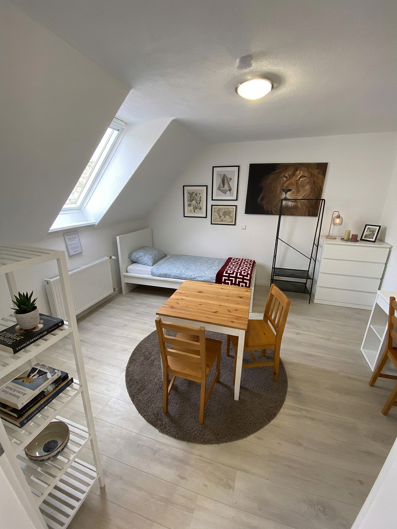 3 Zimmer WG Wohnung nähe Stadtmitte Zuffenhausen – Kirchtalstr. 24, 70499 Stuttgart(Zuffenhausen) – Vorschaubild 2