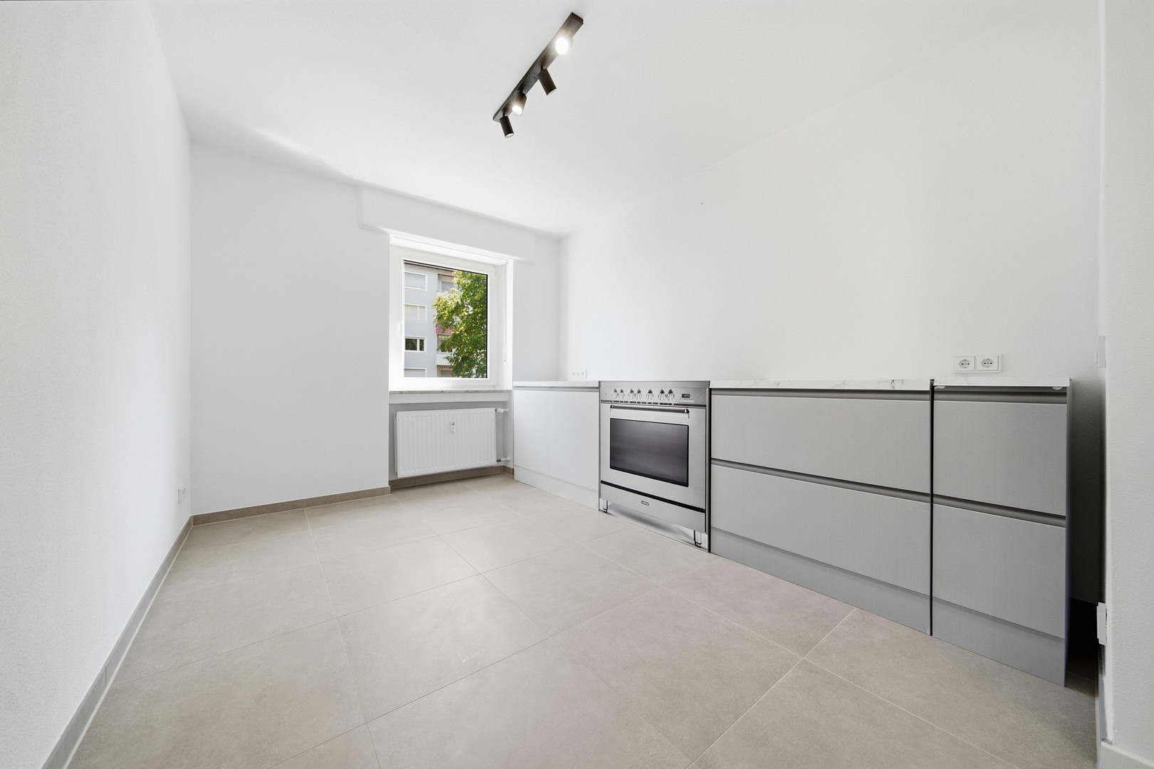 Moderne, sanierte 4 Zimmer Wohnung zum Erstbezug und provisionsfrei – 85055 Ingolstadt – Vorschaubild 7