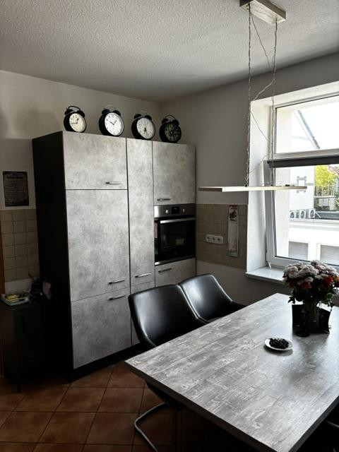 Helle 3-Raum-Wohnung mit großer Wohnküche, Kaminanschluss, Garten & Stellplatz – Clara-Zetkin-Straße 1, 99706 Sondershausen – Vorschaubild 2