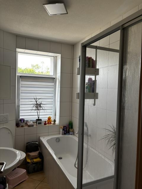 Helle 3-Raum-Wohnung mit großer Wohnküche, Kaminanschluss, Garten & Stellplatz – Clara-Zetkin-Straße 1, 99706 Sondershausen – Vorschaubild 6