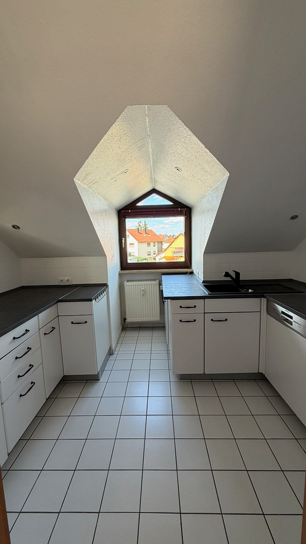 Schöne 3-Zimmer DG Wohnung mit modernisierter Küche und Balkon – Erlenfeld 20, 91056 Erlangen(Alterlangen) – Vorschaubild 16