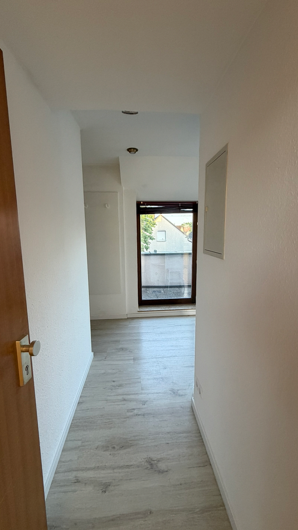 Schöne 3-Zimmer DG Wohnung mit modernisierter Küche und Balkon – Erlenfeld 20, 91056 Erlangen(Alterlangen) – Vorschaubild 21
