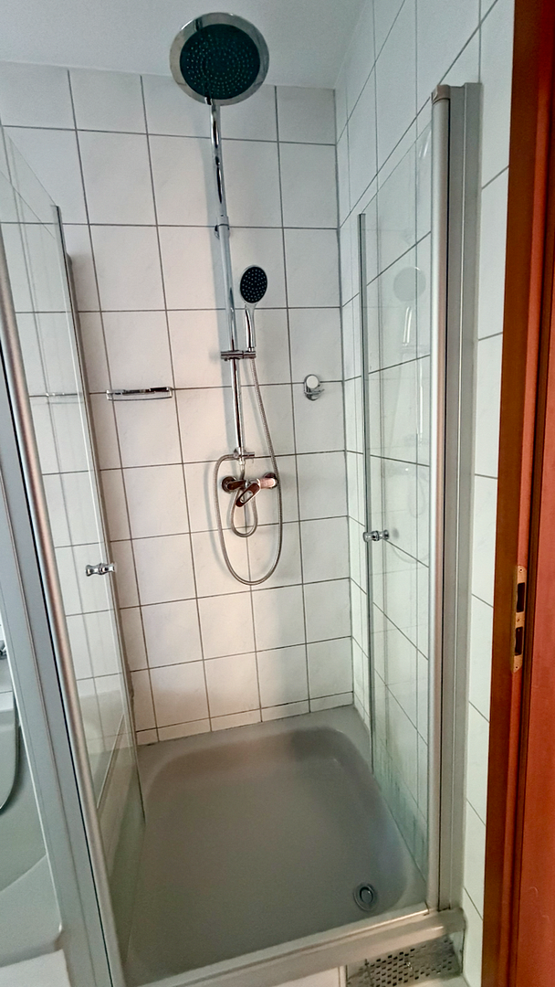 Schöne 3-Zimmer DG Wohnung mit modernisierter Küche und Balkon – Erlenfeld 20, 91056 Erlangen(Alterlangen) – Vorschaubild 12