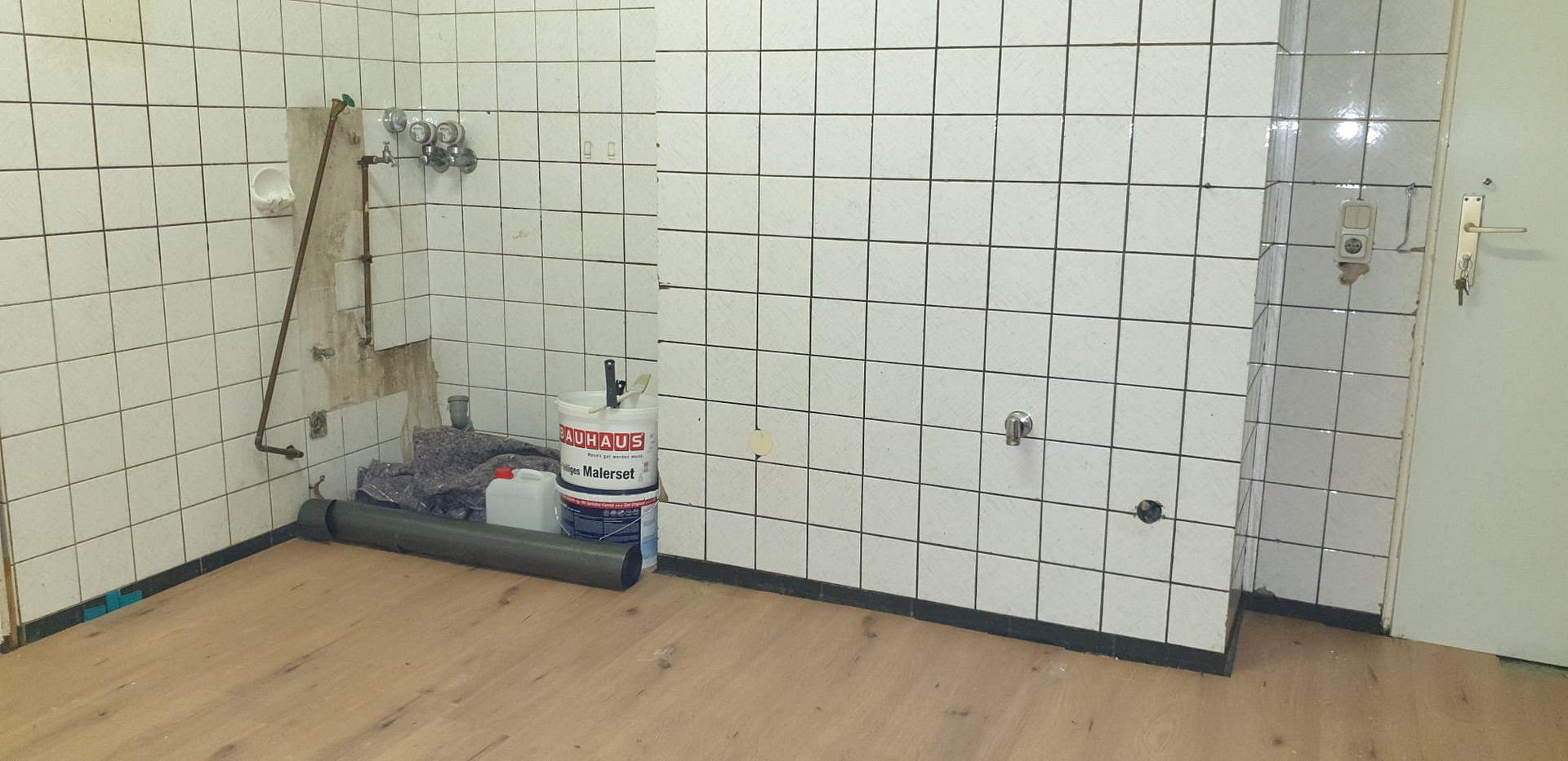 1 Zimmer mit Ladenfenster zum Hinterhof & WC in Kassel Miete oder Mietkauf ab €200 + €222 NK – Eisenschmiede 86, 34125 Kassel – Vorschaubild 8