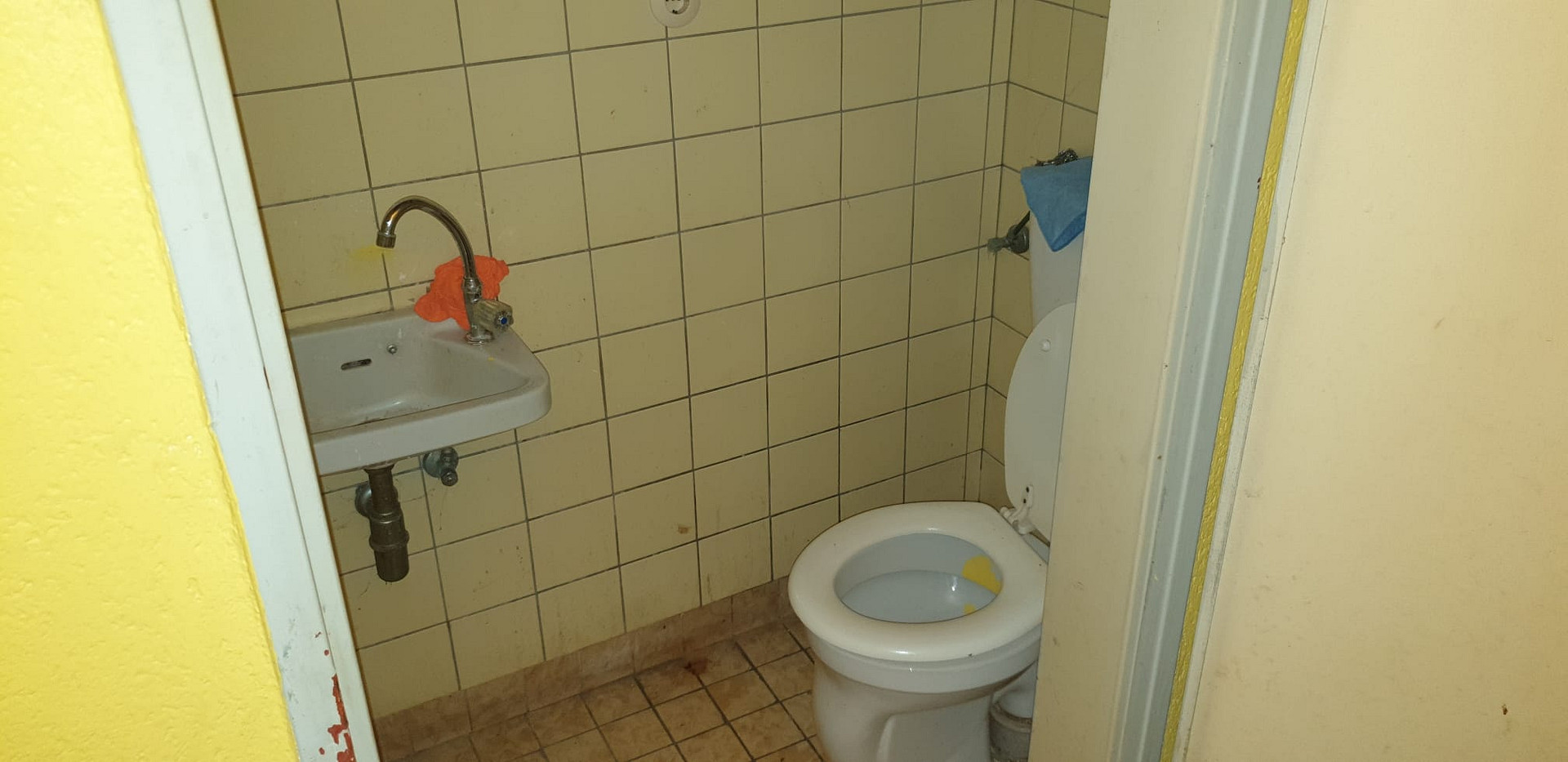 1 Zimmer mit Ladenfenster zum Hinterhof & WC in Kassel Miete oder Mietkauf ab €200 + €222 NK – Eisenschmiede 86, 34125 Kassel – Vorschaubild 6