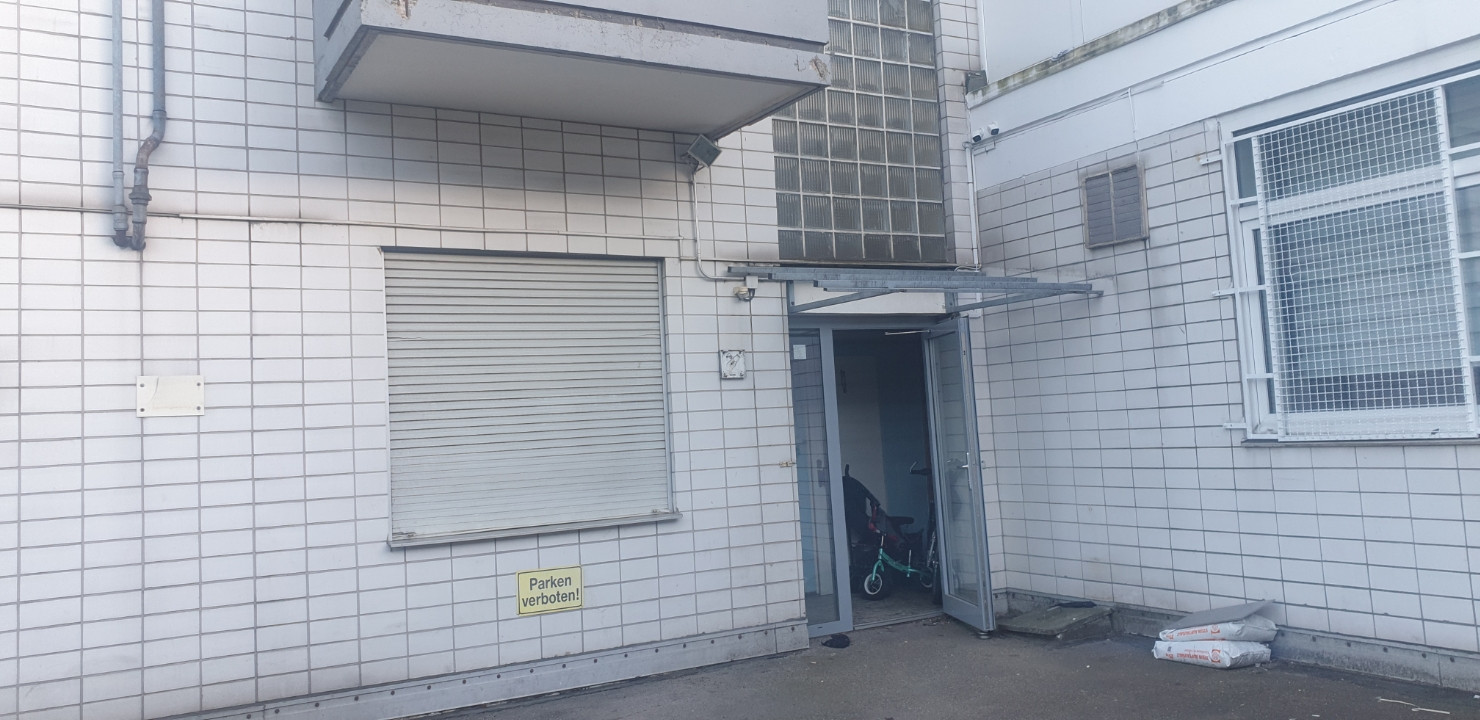 1 Zimmer mit Ladenfenster zum Hinterhof & WC in Kassel Miete oder Mietkauf ab €200 + €222 NK – Eisenschmiede 86, 34125 Kassel – Vorschaubild 4