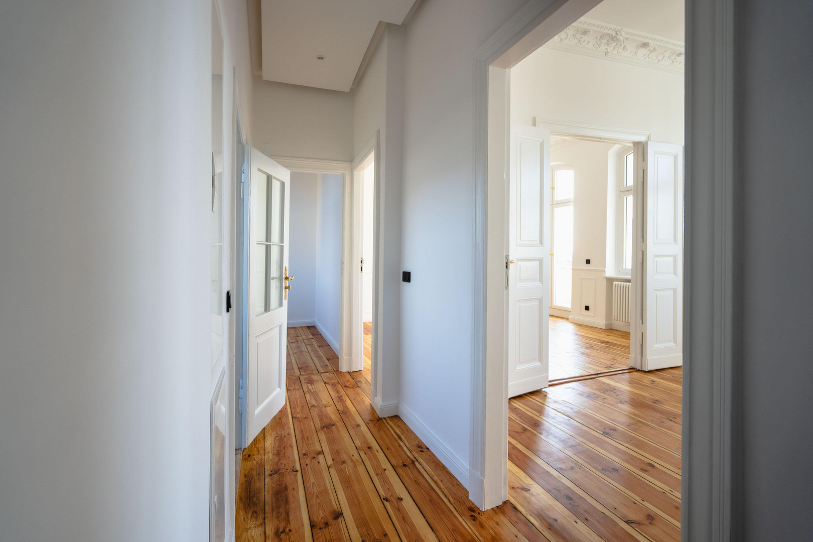 Provisionsfrei: Erstbezug am Volkspark Wilmersdorf, 3-Zi Stuck-Altbau, Balkon, Blicke über die Stadt – Wallenbergstrasse 4, 10713 Berlin(Wilmersdorf) – Vorschaubild 4