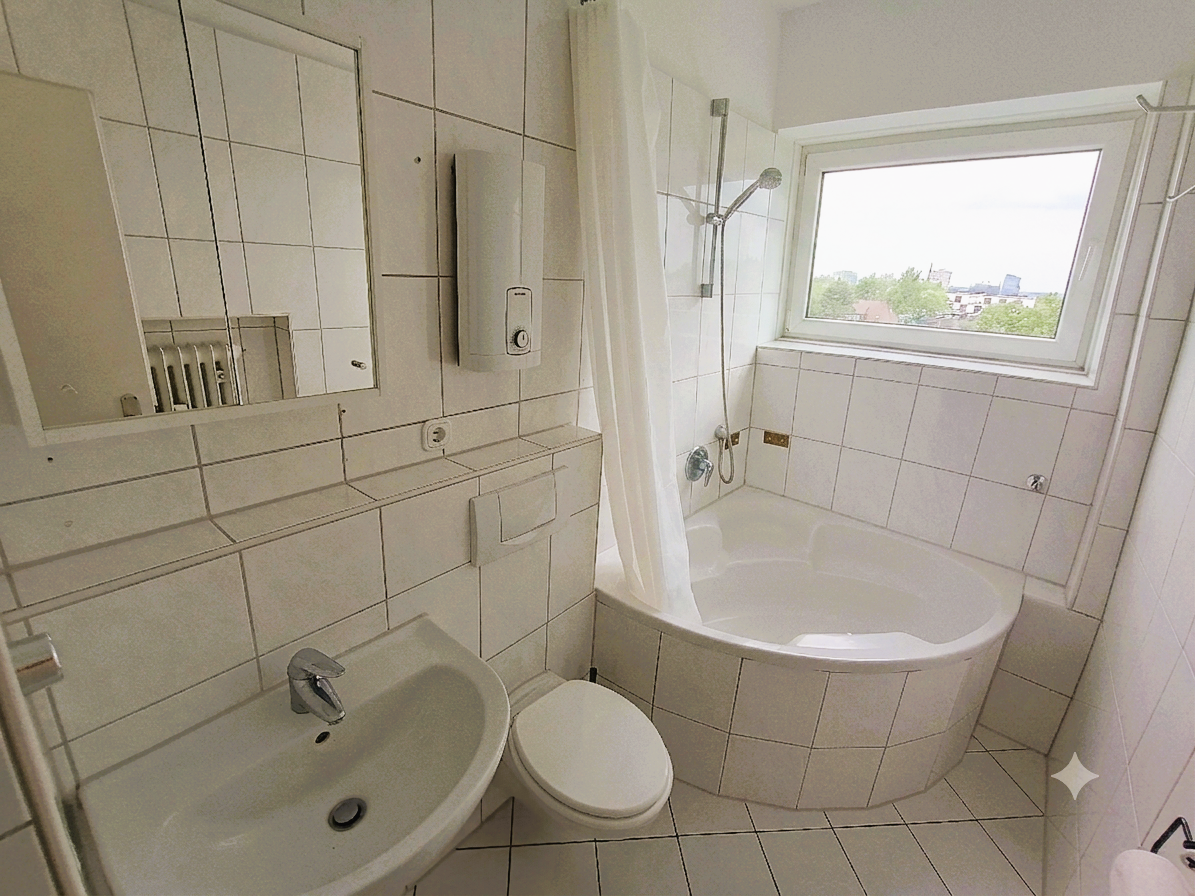 3 Zimmer Wohnung (76m²) in zentraler Lage - mit Balkon, Aufzug, Keller und Waschküche