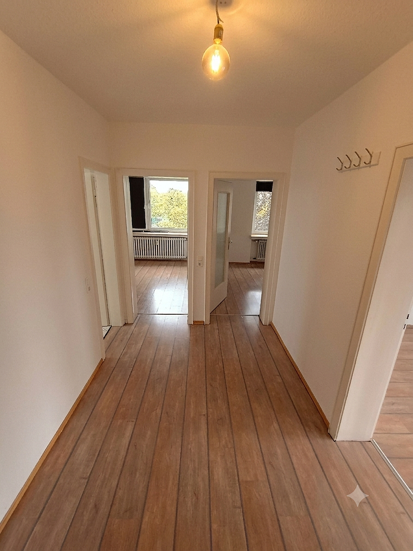 3 Zimmer Wohnung (76m²) in zentraler Lage - mit Balkon, Aufzug, Keller und Waschküche – Wilhelm-Crüwell-Straße 20, 44147 Dortmund(Mitte) – Vorschaubild 2