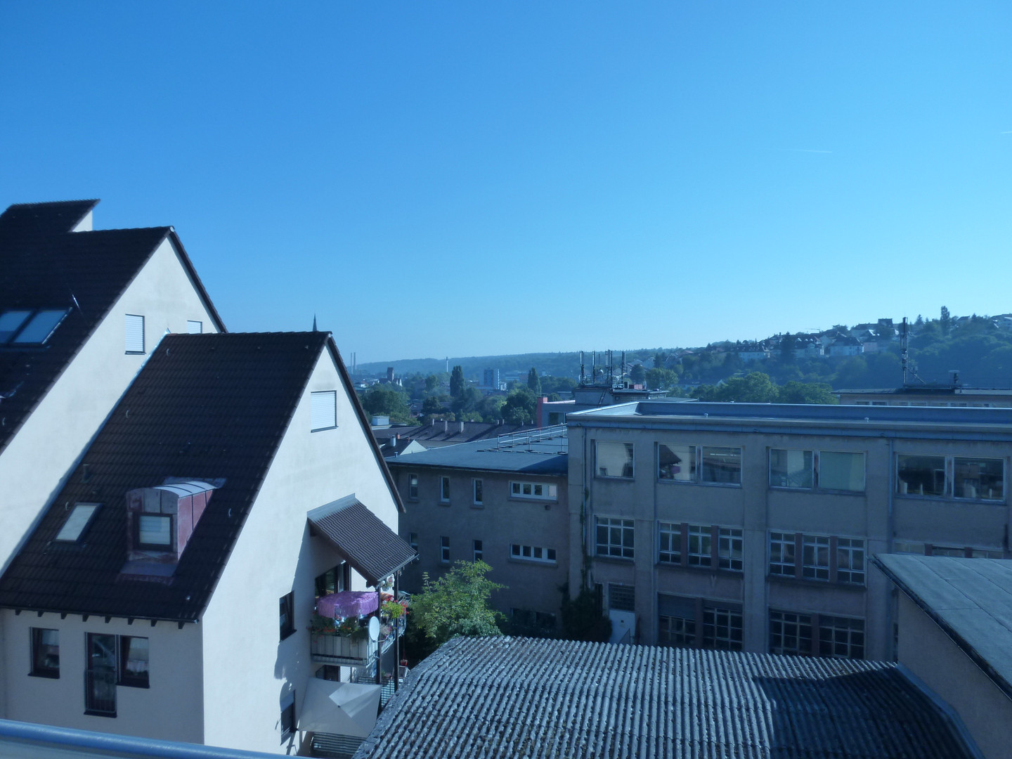Helle 2-Zimmer-Wohnung in der Südweststadt – Balkon, Einbauküche