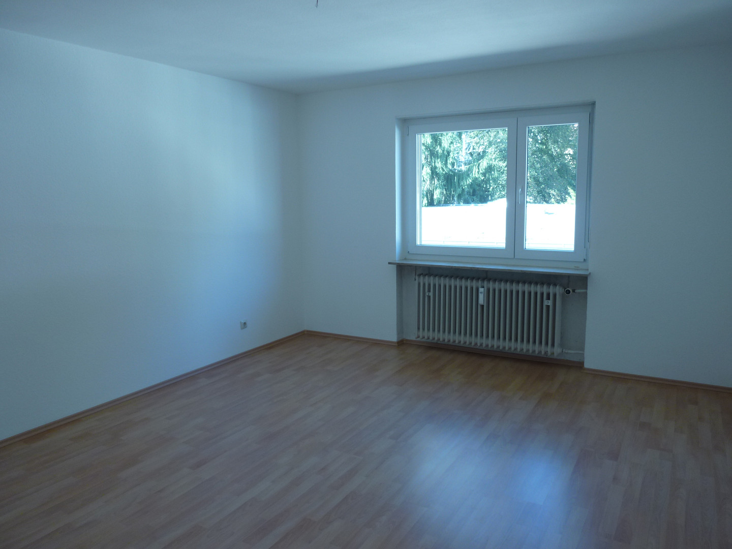 Helle 2-Zimmer-Wohnung in der Südweststadt – Balkon, Einbauküche – Pforzheim – Vorschaubild 2