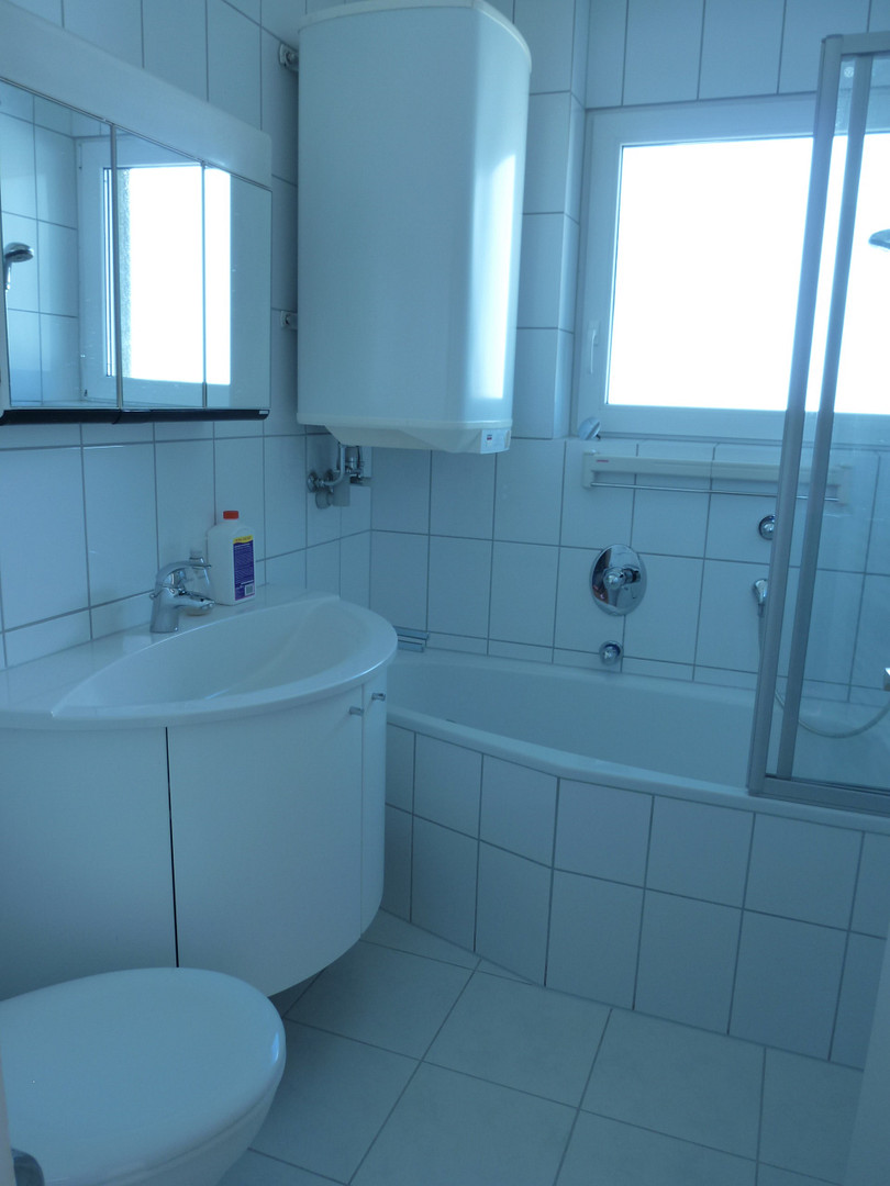 Helle 2-Zimmer-Wohnung in der Südweststadt – Balkon, Einbauküche – Pforzheim – Vorschaubild 4