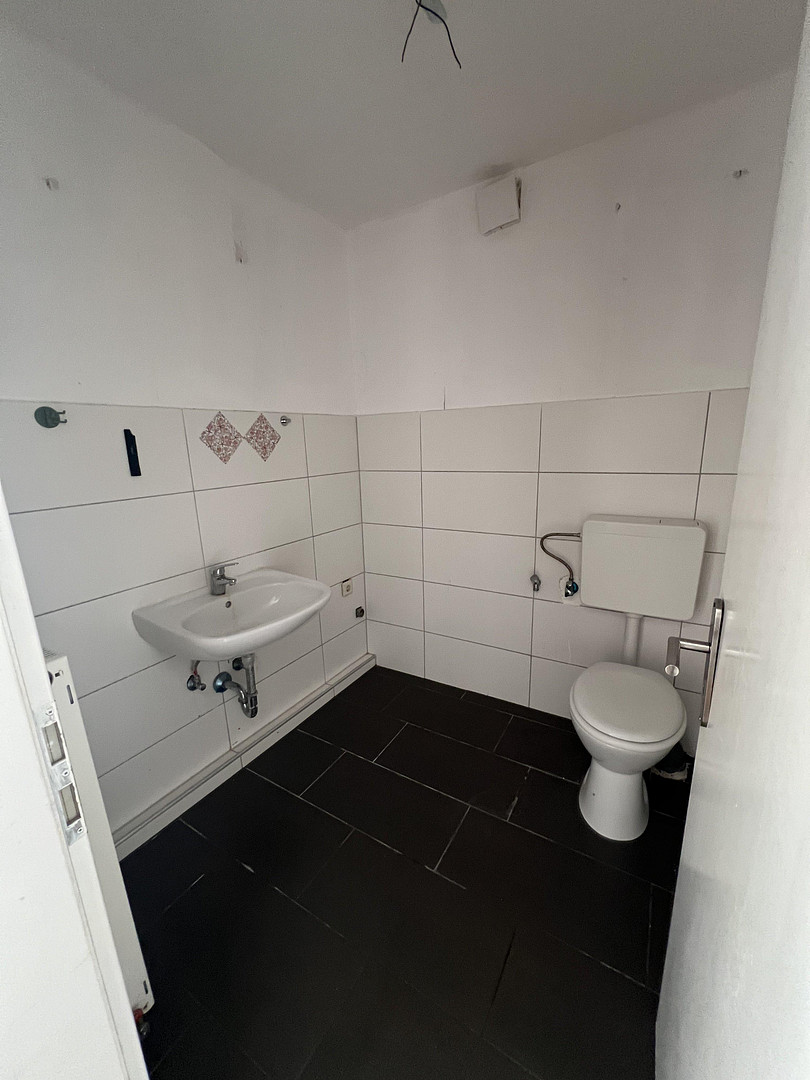 115 m² Wohnkomfort mit XXL-Terrasse in Duisburg Rheinhausen – Hochemmericher Str. 52, 47226 Duisburg(Hochemmerich) – Vorschaubild 3